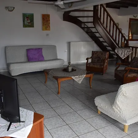 度假居 Kerasia's And Dora's Garden *