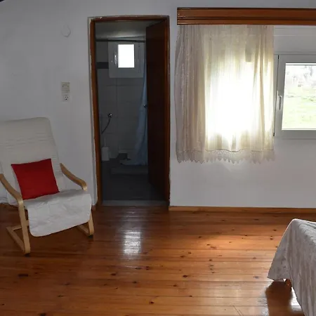 Case de vacanță Kerasia's And Dora's Garden