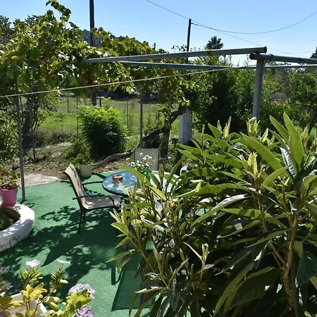 Semesterbostad Kerasia's And Dora's Garden Punta