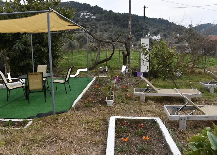 Holiday home Kerasia's And Dora's Garden *