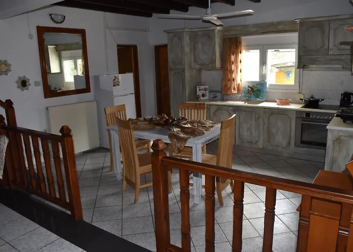 Holiday home Kerasia's And Dora's Garden *