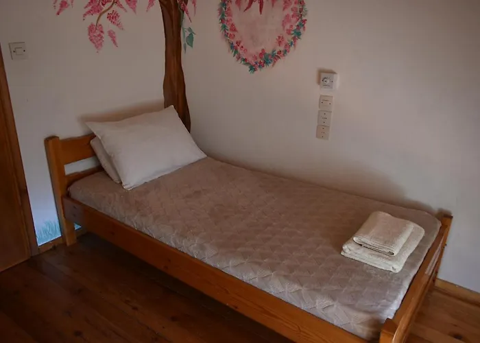 Kerasia's And Dora's Garden Holiday home